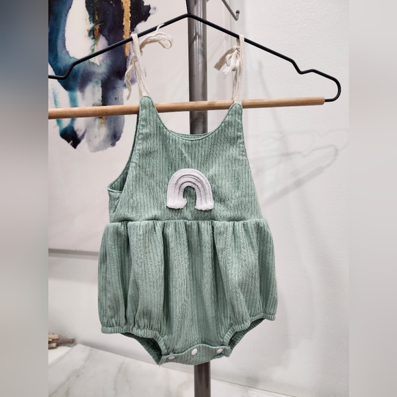 Cutest ever baby girls 6-12 mo. light green/ blue ribbed romper with rainbow 🌈 - Picture 5 of 16